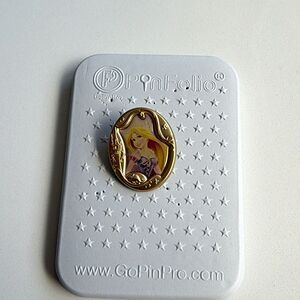 PinFolio Disney Sleeping Beauty Princess Aurora Cameo Portrait Pin on Card